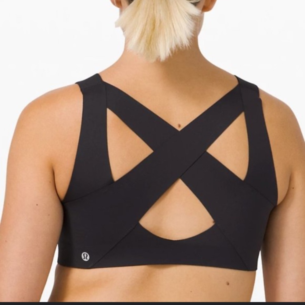 lululemon athletica Black Cross-Back Sports Bra